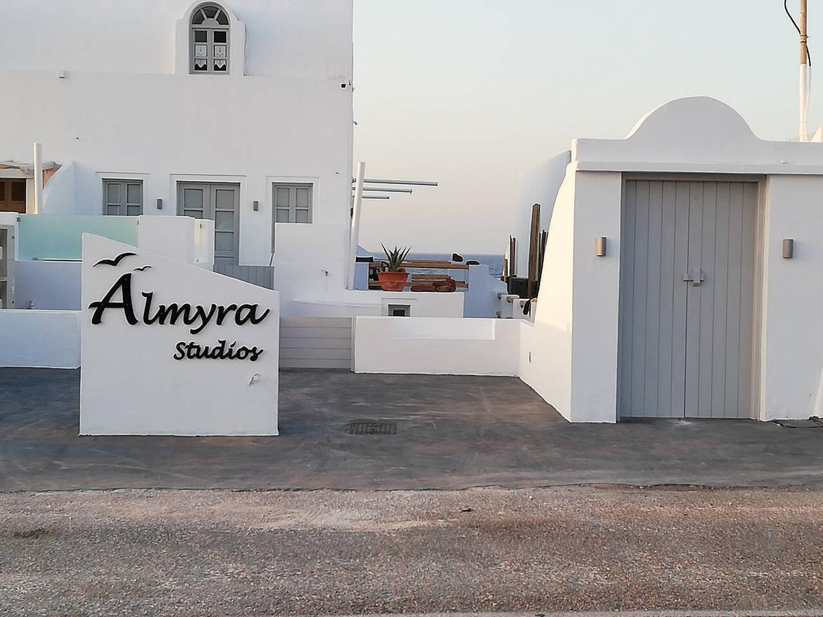 Almyra Oia Suites エクステリア 写真